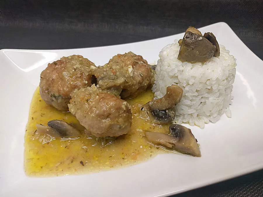 Albóndigas en salsa