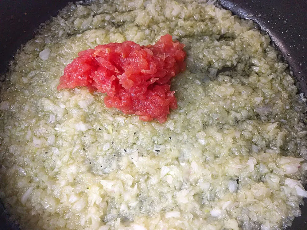 Sofrito con la picada de frutos secos