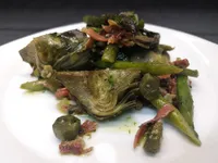 Alcachofas con espárragos y jamón