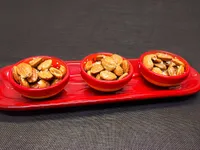 Almendras fritas saladas.