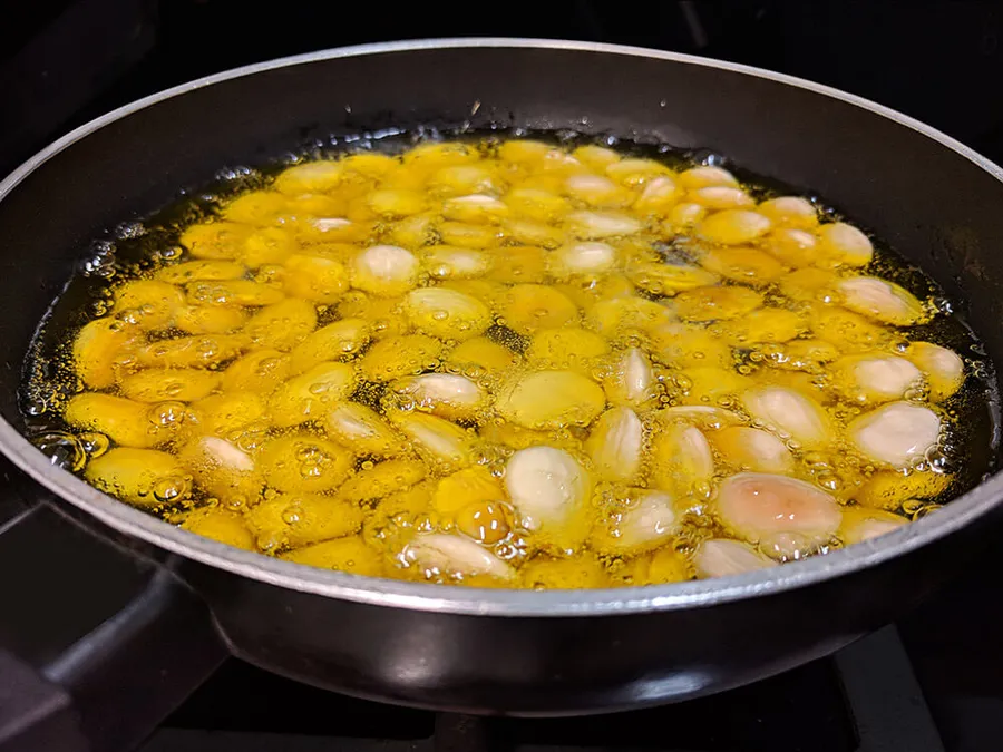 Almendras en aceite de oliva.