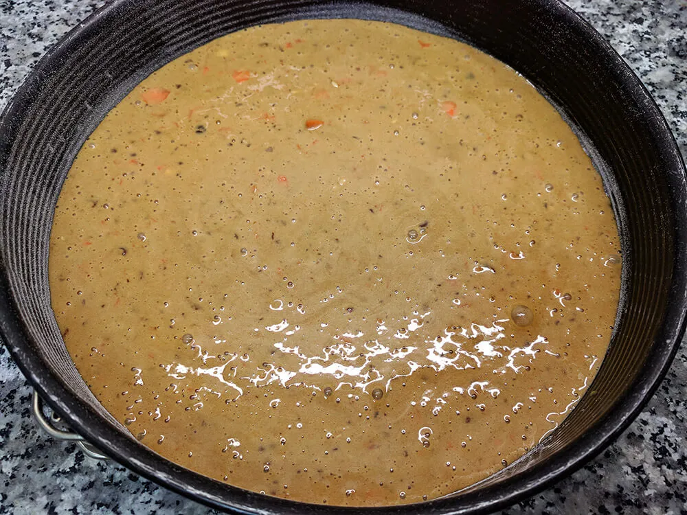 Masa de bizcocho lista para hornear.