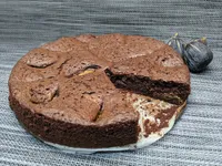 Presentación del brownie de higos.