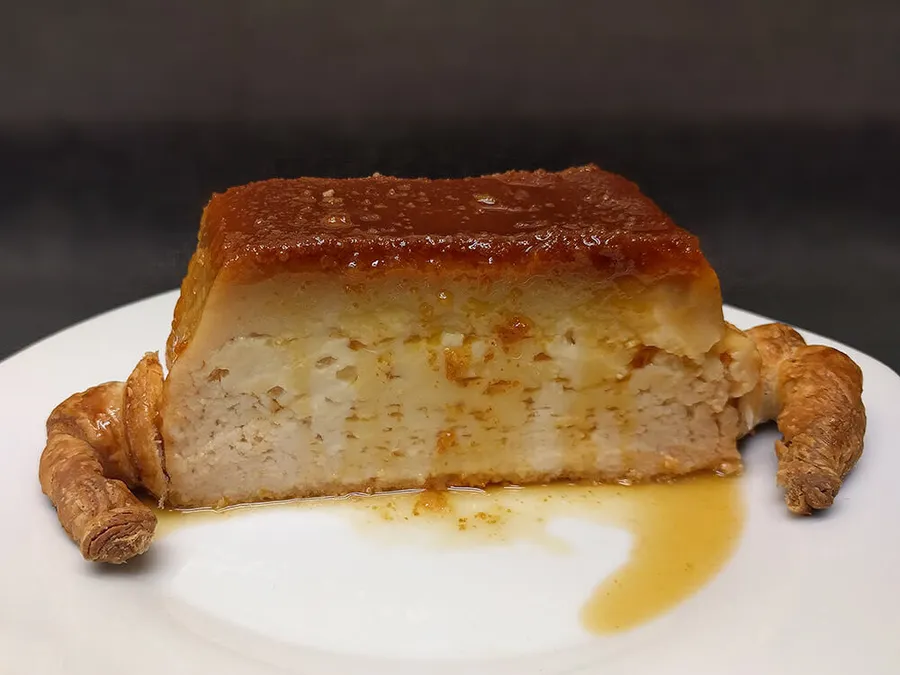 Ración del budín de cruasán