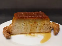 Ración del budín de cruasán