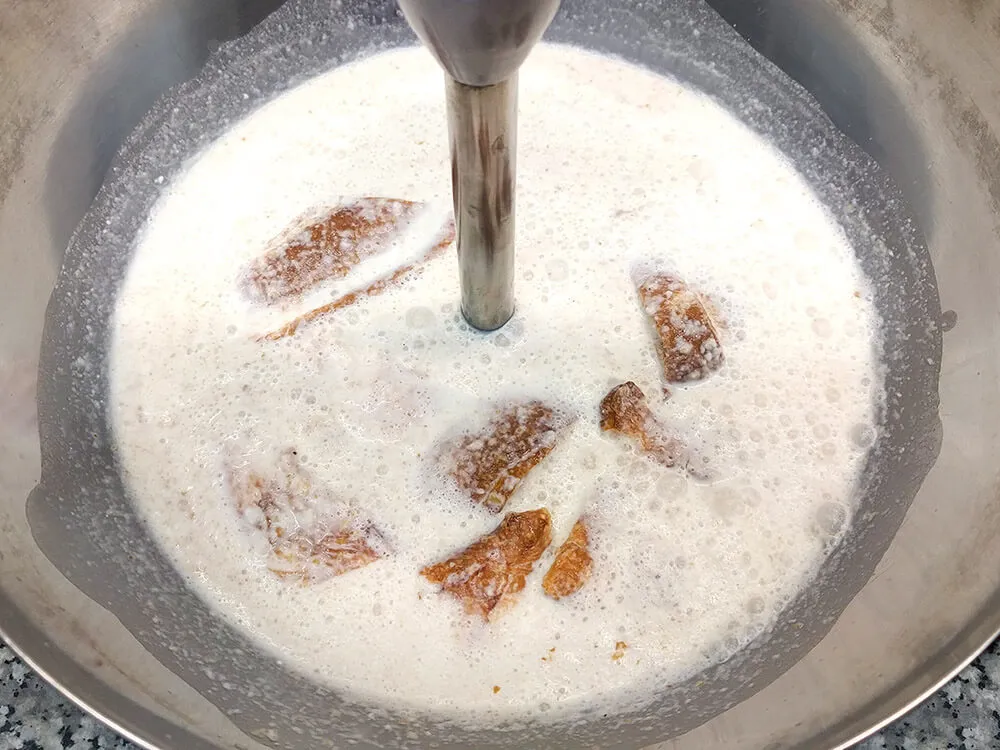 Cruasanes con leche triturados