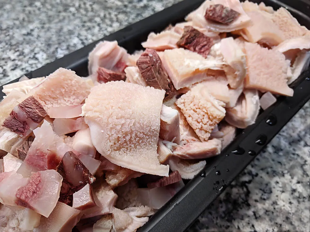 Tripa de ternera cortada.
