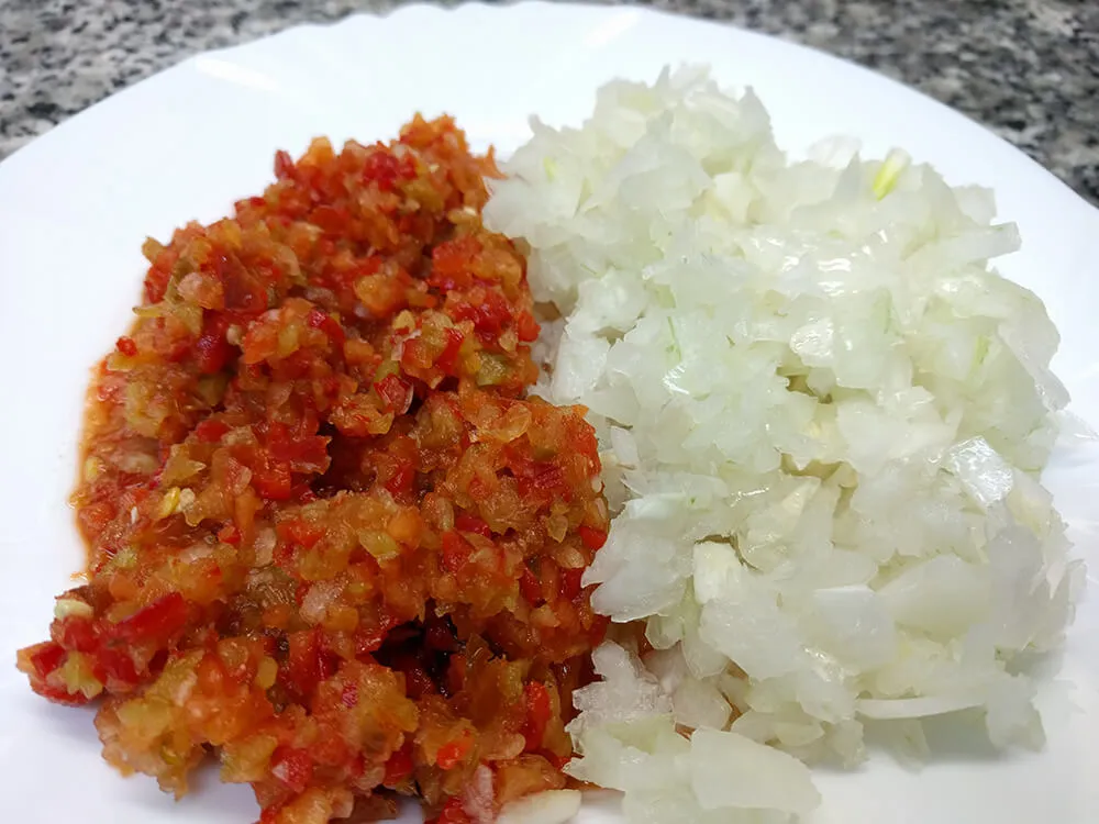 Cebolla y pimiento picados