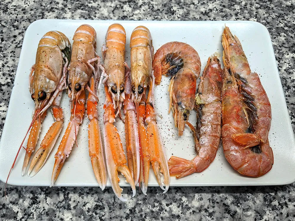 Escamarlanes y gambas salpimentadas.