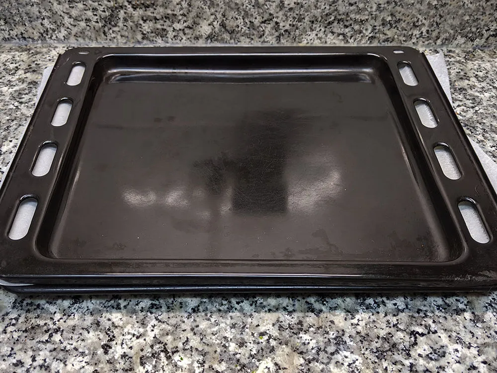 Masa de hojaldre fresca lista para hornear.