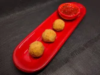 Croquetas de gorgonzola y nueces.