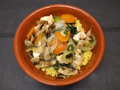 Cuscús con pollo y hortalizas