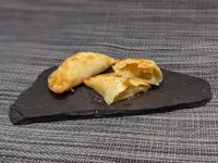 Primera presentación de las empanadillas de pera, cebolla y gorgonzola