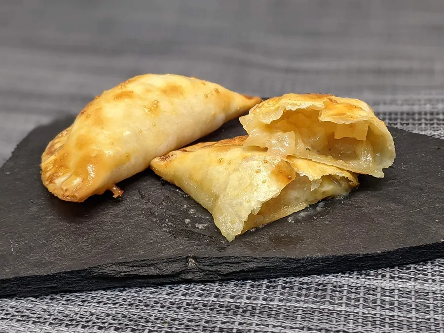 Segunda presentación de las empanadillas de pera, cebolla y gorgonzola