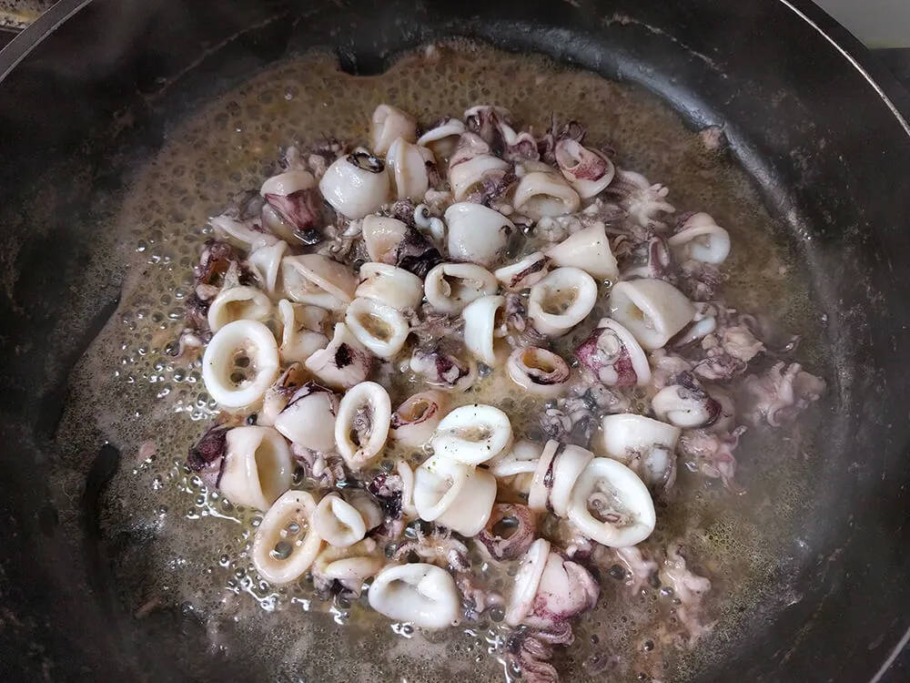 Calamares salteados
