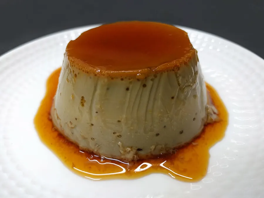 Presentación del flan de café