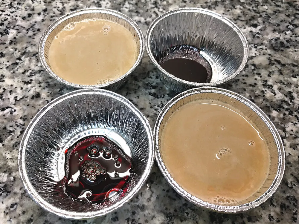 Moldes de flan con caramelo líquido