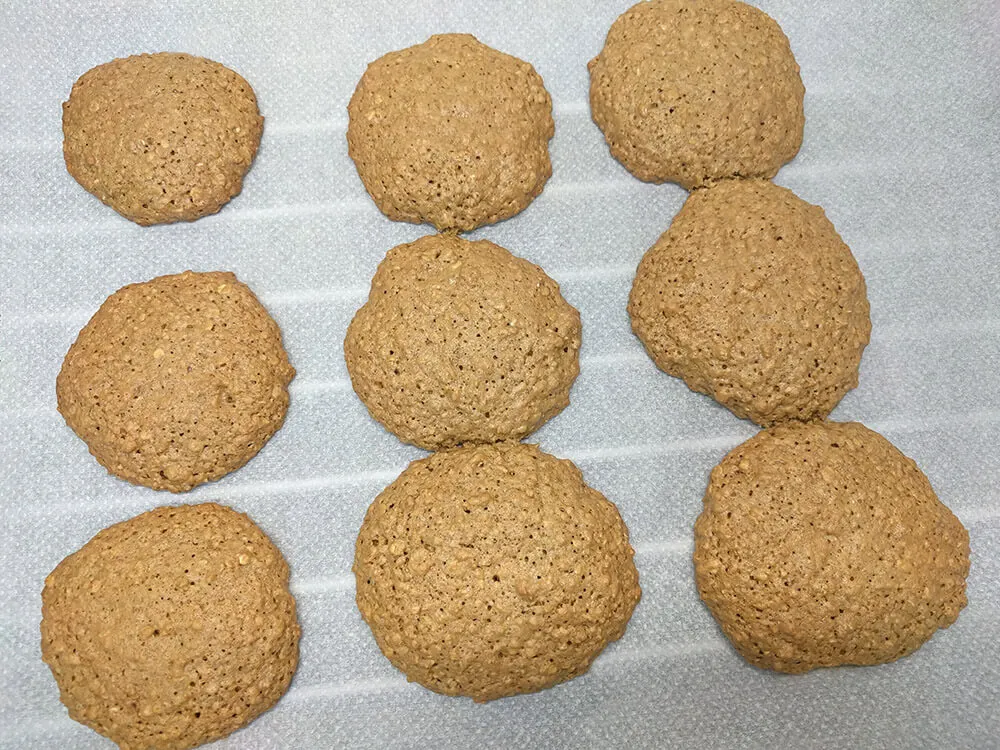 Galletas de avena recien horneadas