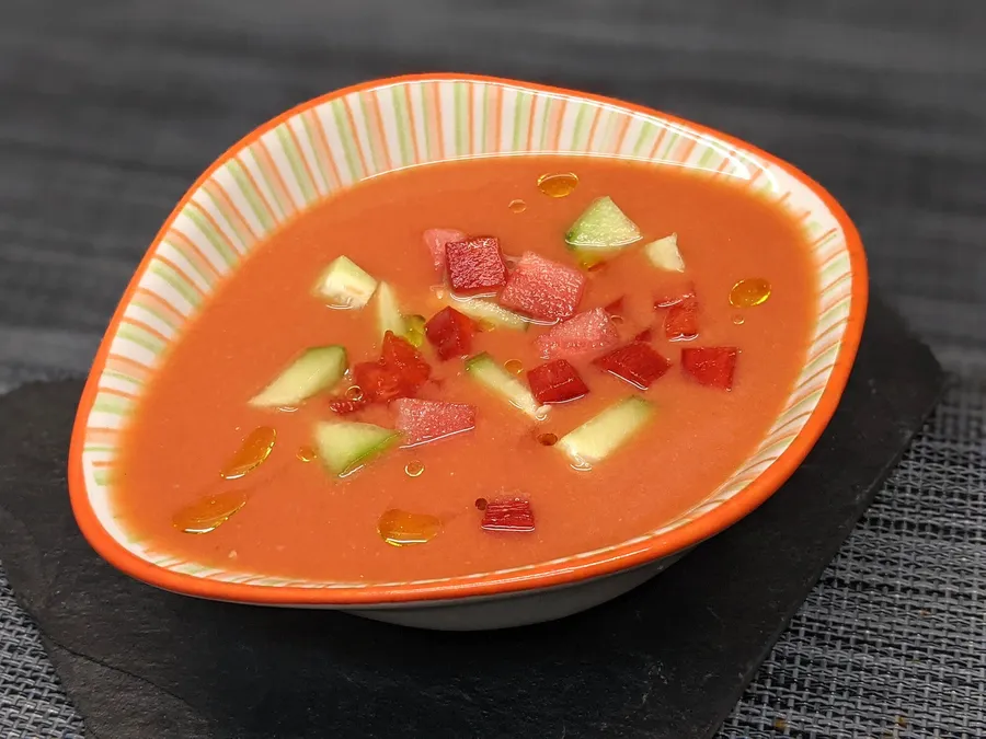 Primera presentación del gazpacho de sandía.