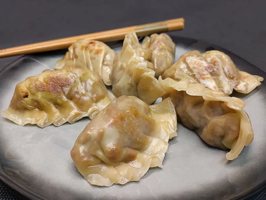 Gyozas de ternera, puerro y zanahoria