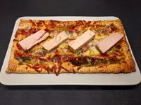 Hojaldre de escalivada y bonito.