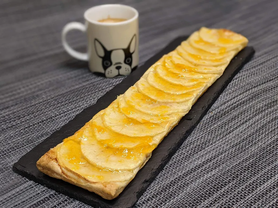 Primera presentación de los hojaldres de manzana.