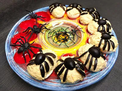 Huevos de araña rellenos