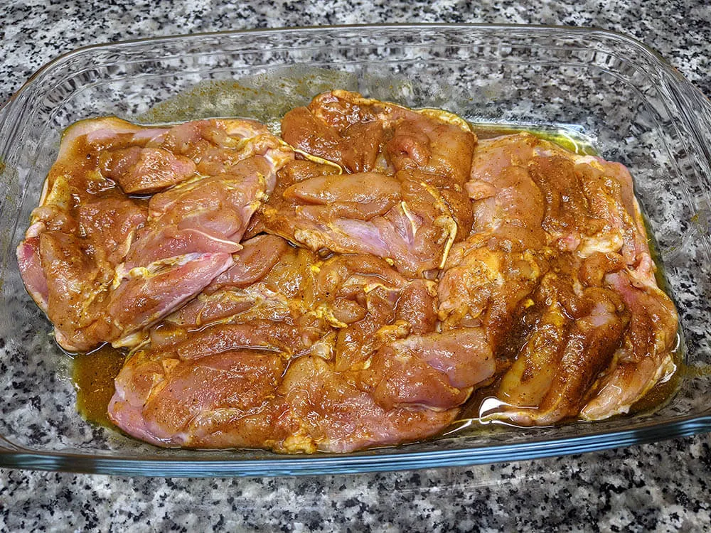 Muslos de pollo aliñados.