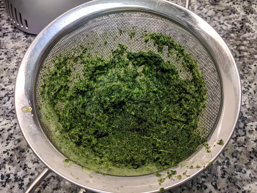 Zumo de naranja, hierbabuena y albahaca.