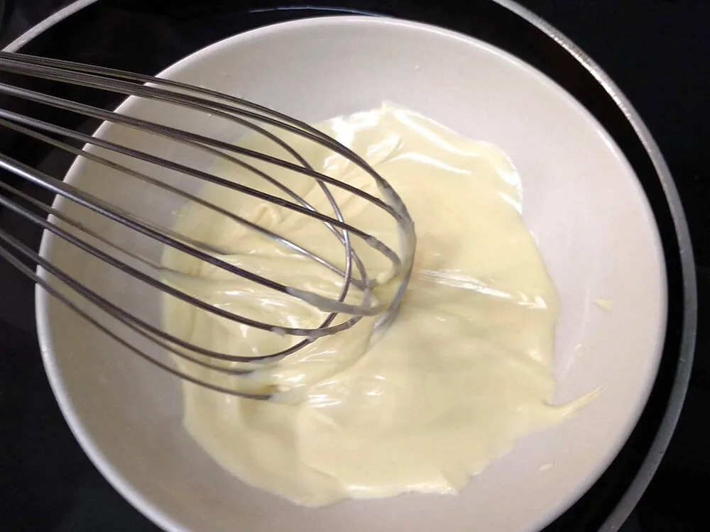 Chocolate blanco al baño maría.