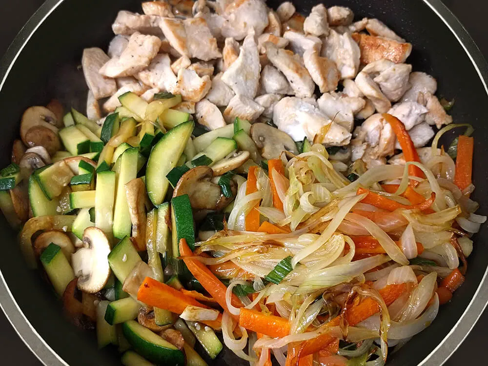 Pollo con hortalizas rehogadas