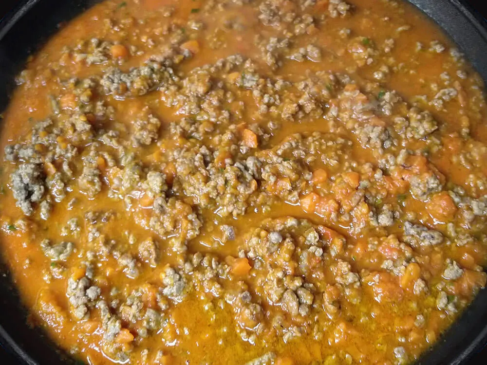 Zanahoria picada, ternera picada y sofrito.