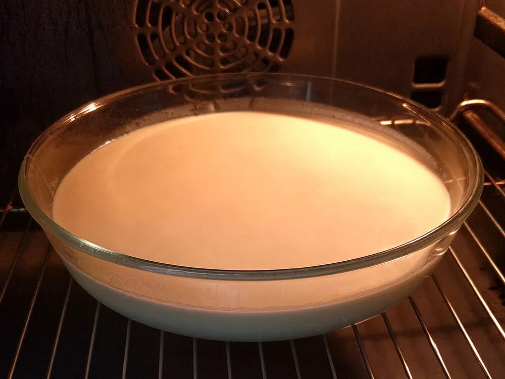 Pastel de queso horneándose