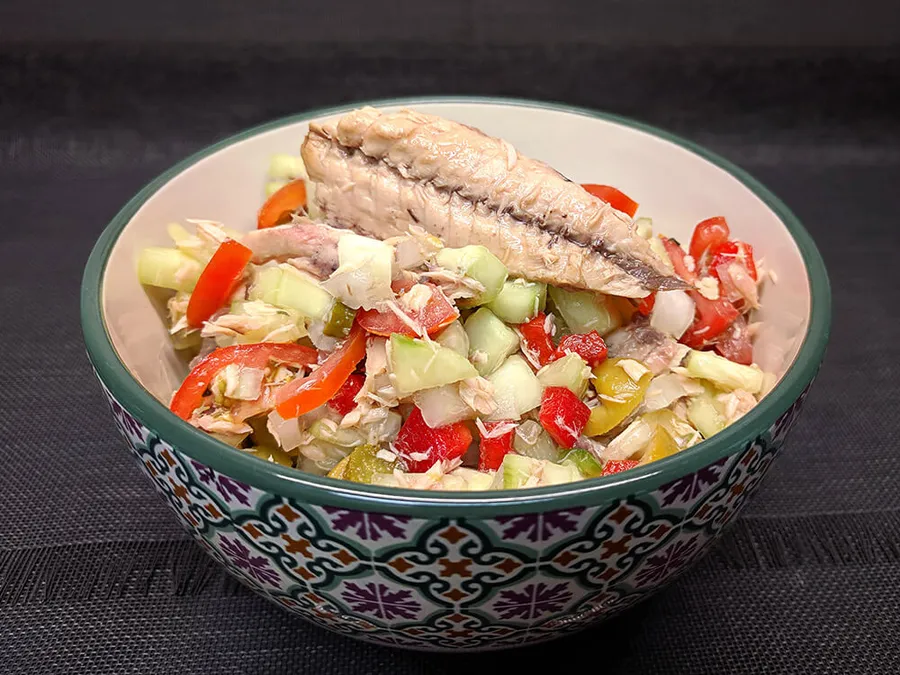 Picadillo de pepino y caballa.