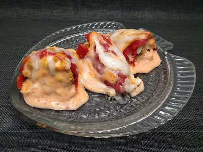 Piquillos rellenos de atún gratinados