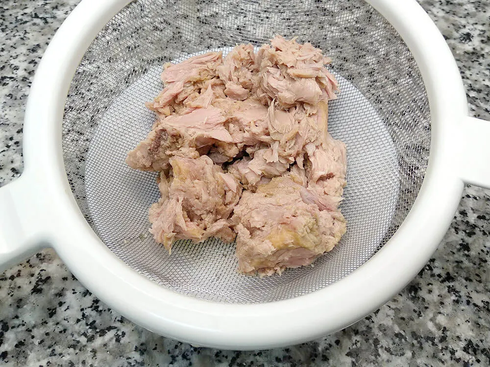 Atún en colador.