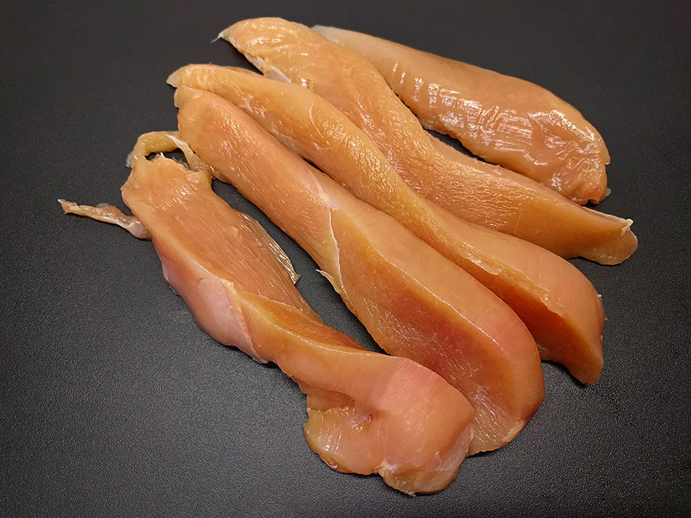 Tiras de pollo crudas