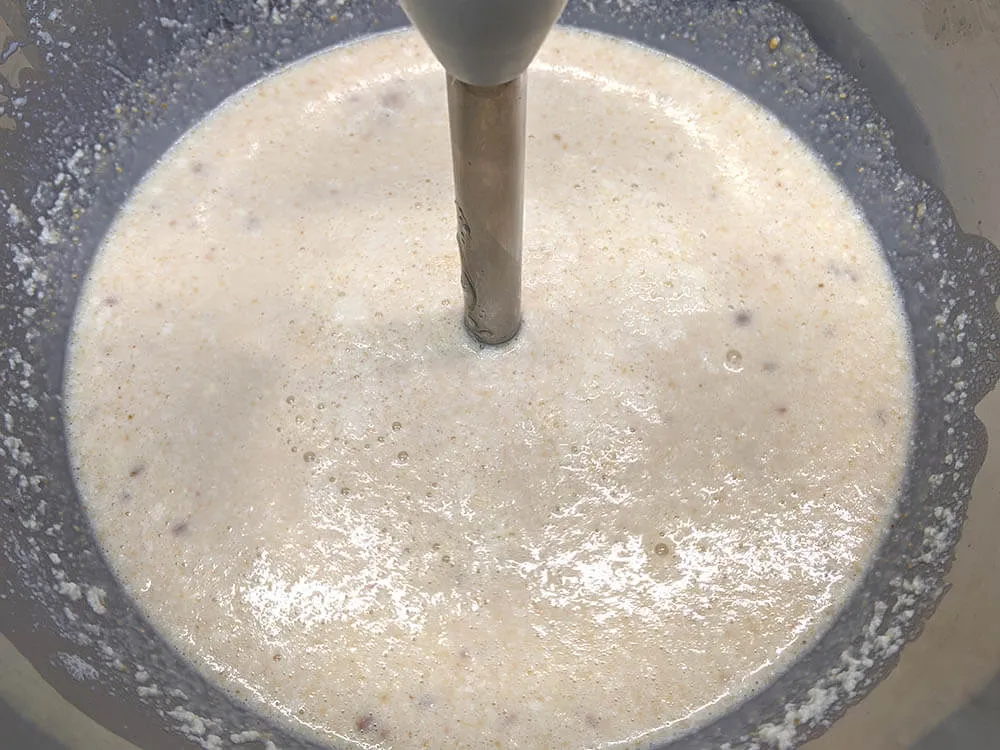 Leche, pan, huevos, azúcar y turrón.