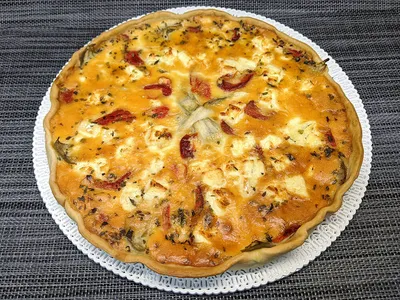 Quiche de escalivada y rulo de cabra