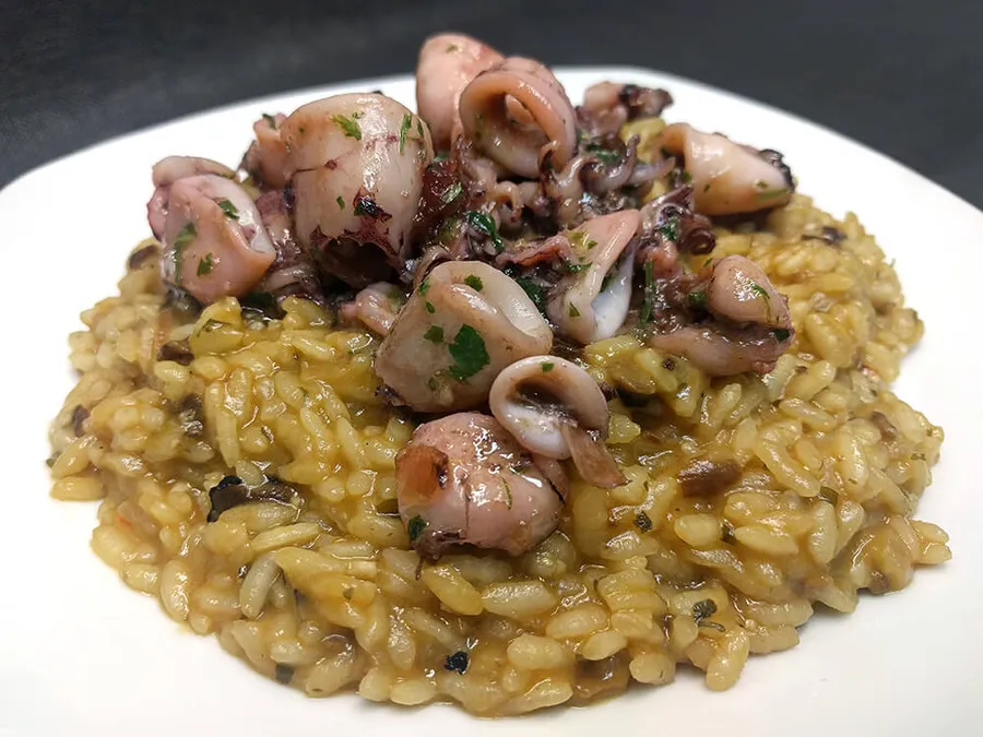 Risotto de ceps con chipirones.