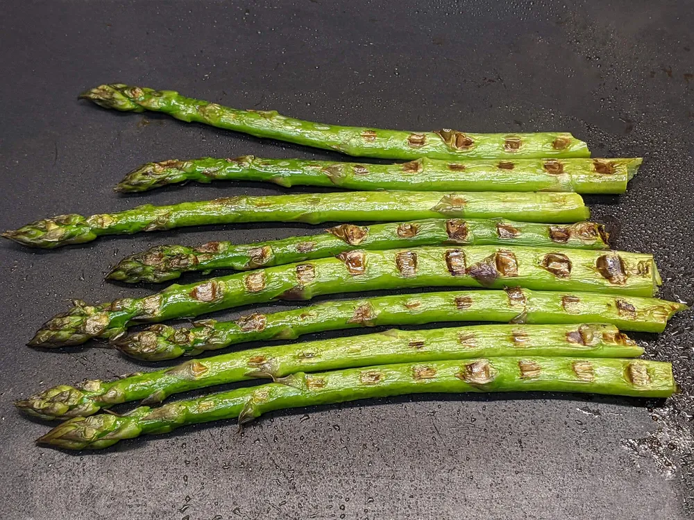 Espárragos verdes a la plancha.