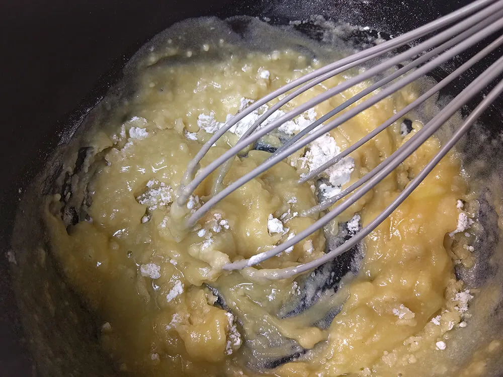 Mezcla de mantequilla con harina