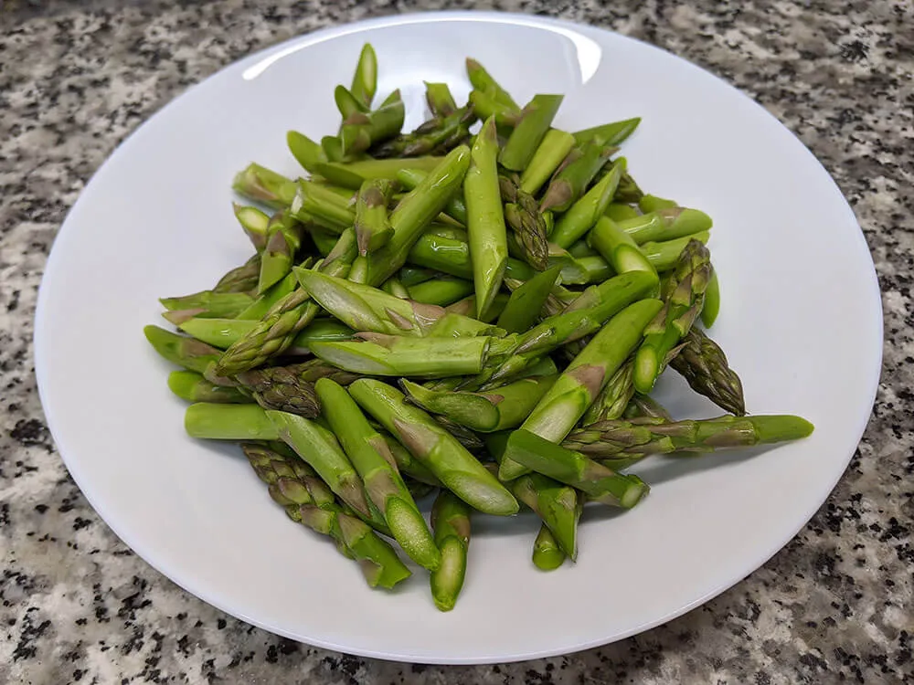 Espárragos verdes trocedaos.