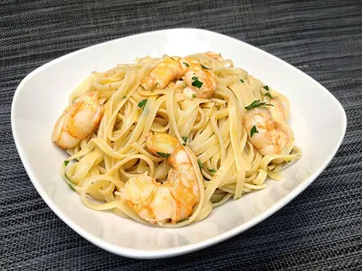 Tallarines con langostinos