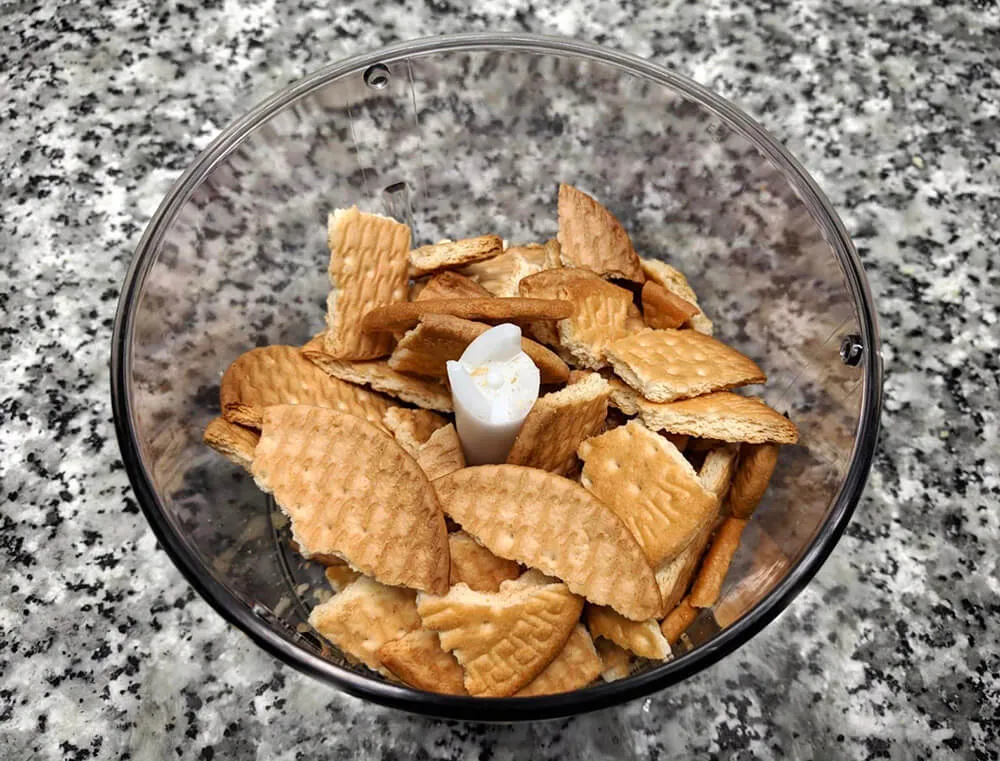 Galletas en picadora.